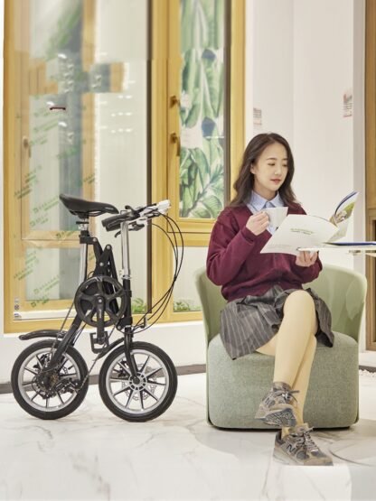 One Second Folding 14 Inch Small Super Portable Bicycle - Image 3